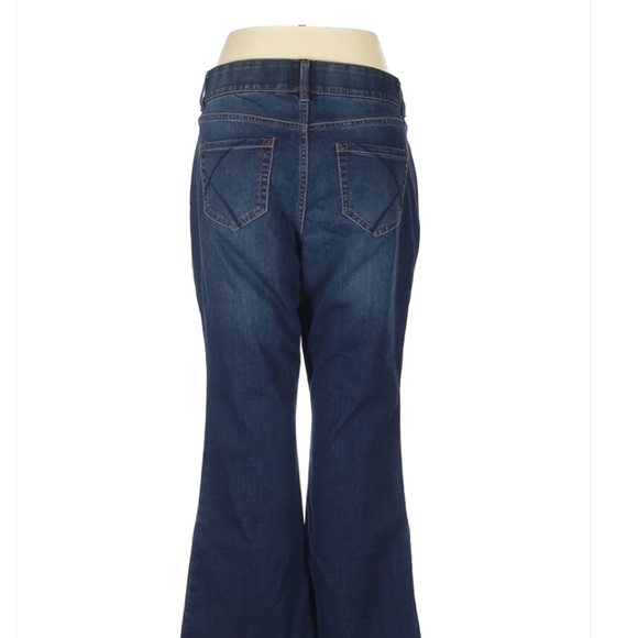 Lane Bryant Tighter Tummy Technology Boot Cut Jean - Picture 3 of 9